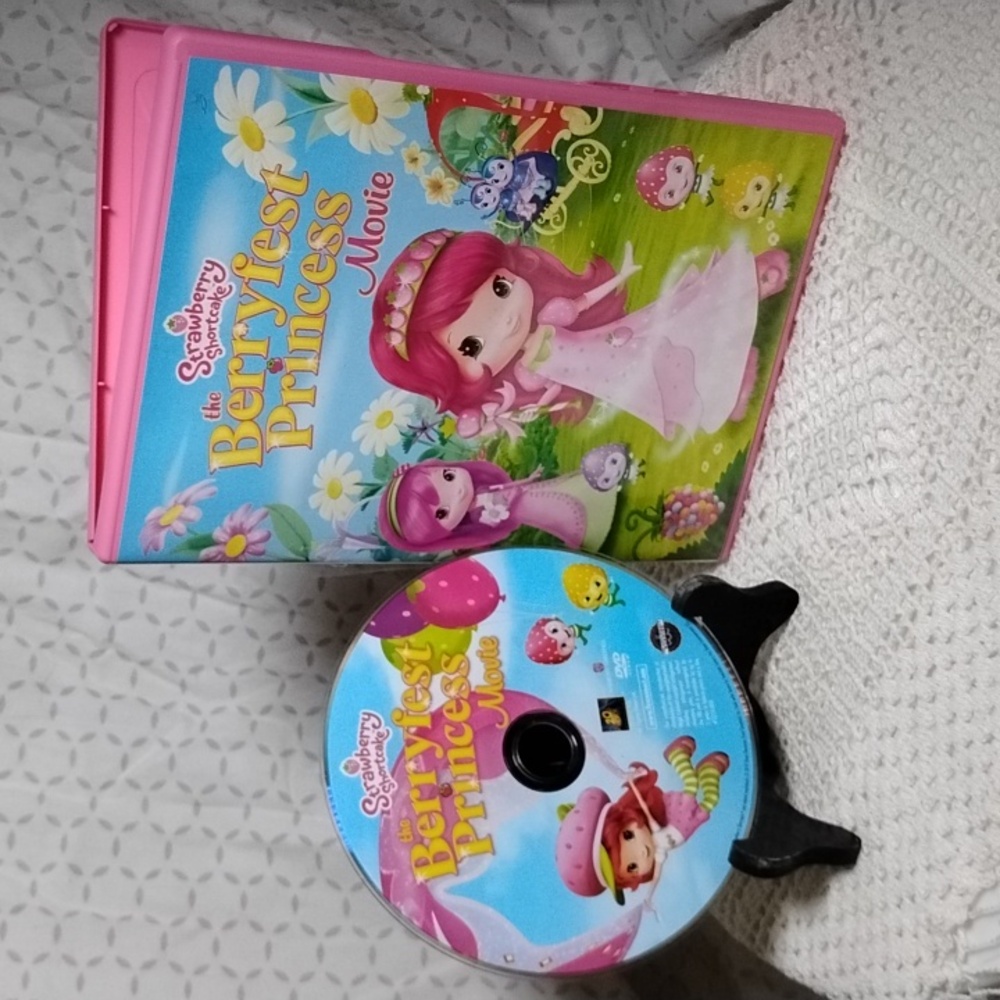 Strawberry Shortcake The Berryfest Princess Movie DVD 2010